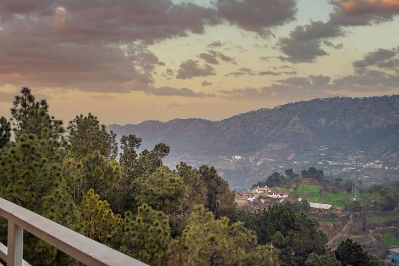 The Hillcrest Paradise Kasauli Zewnętrze zdjęcie