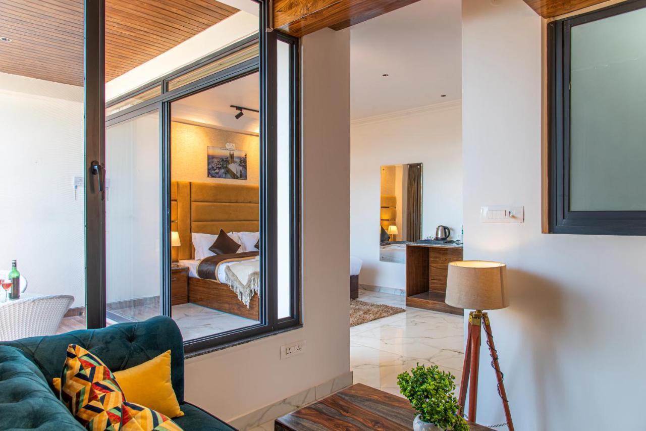 The Hillcrest Paradise Kasauli Zewnętrze zdjęcie
