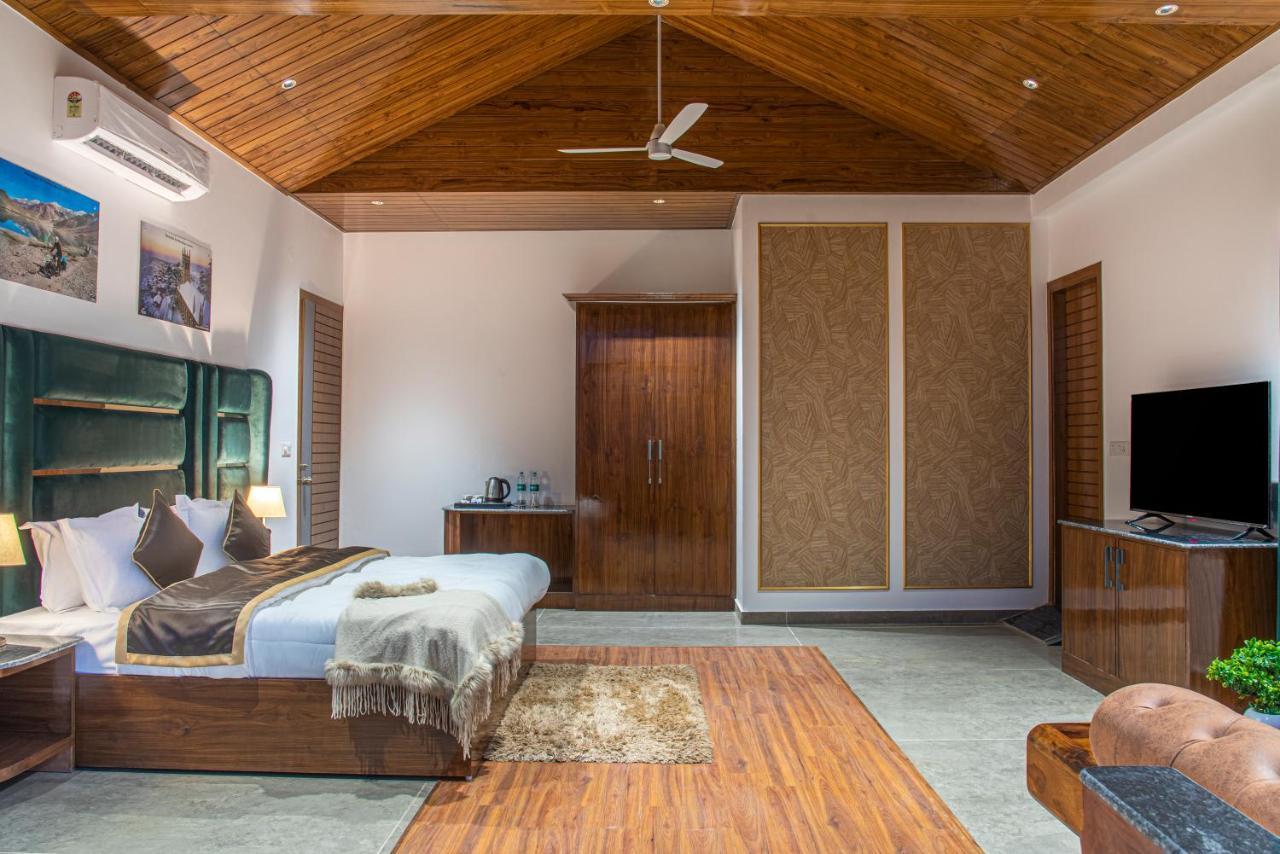 The Hillcrest Paradise Kasauli Zewnętrze zdjęcie